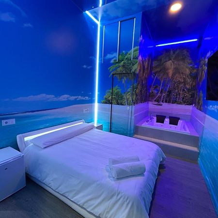 Habitacion Con Jacuzzi Y Bano Privado Madrid Ngoại thất bức ảnh